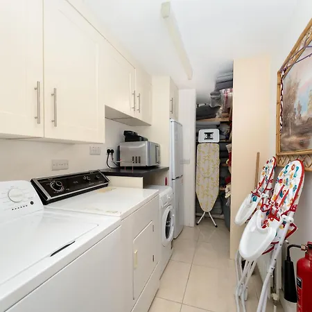 206 - * Ballyconneely