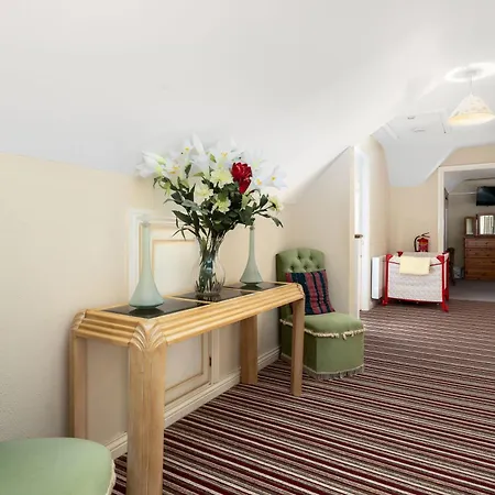 206 - * Ballyconneely