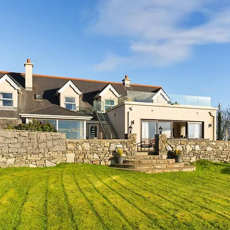 206 - Holiday home *